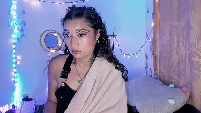 Eva Lee  online show from 03/20/25, 07:58