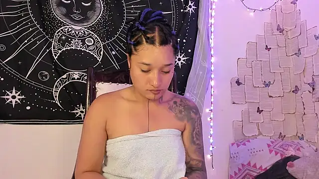 Snapshot of Eva_Lee_ chatting on 09/10/25, 05:40 Eva Lee online show from 09/10/25, 05:40