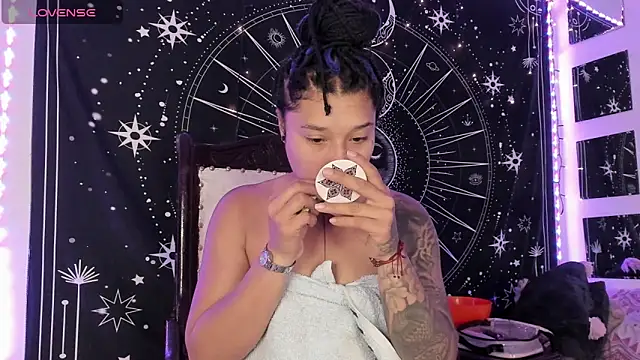 Snapshot of Eva_Lee_ chatting on 09/21/25, 06:26 Eva Lee online show from 09/21/25, 06:26