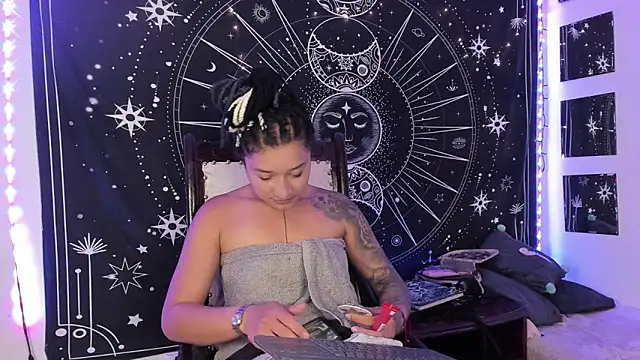 Snapshot of Eva_Lee_ chatting on 10/01/25, 08:31 Eva Lee online show from 10/01/25, 08:31