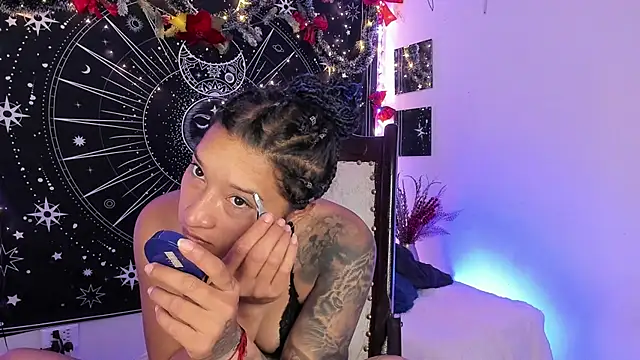 Snapshot of Eva_Lee_ chatting on 12/14/25, 08:41 Eva Lee online show from 12/14/25, 08:41