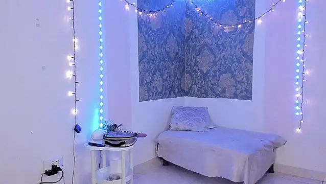 Eva Lee  online show from 04/11/26, 10:19