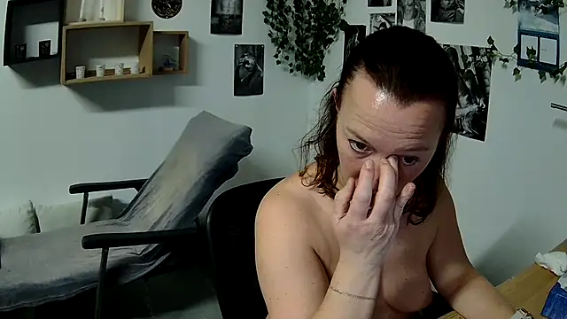 AnyaKreyxh online show from 02/23/25, 06:45