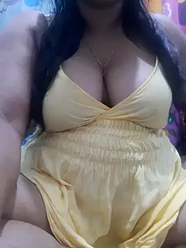 Snapshot of chubby_wife chatting on 01/23/25, 04:48 chubby wife online show from 01/23/25, 04:48