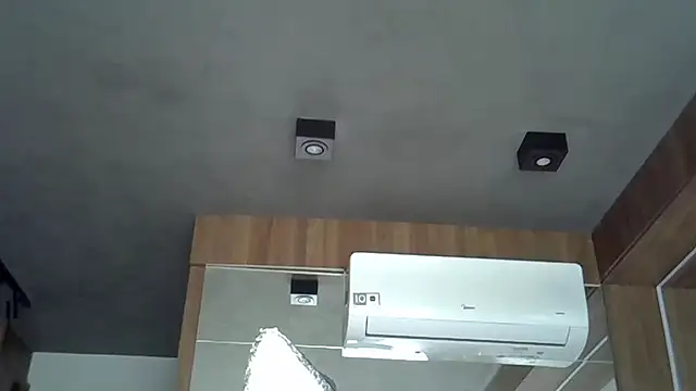 Skinny-Kitten online show from 10/27/25, 06:56