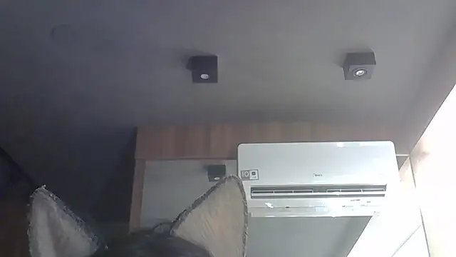 Skinny-Kitten online show from 11/15/25, 05:31