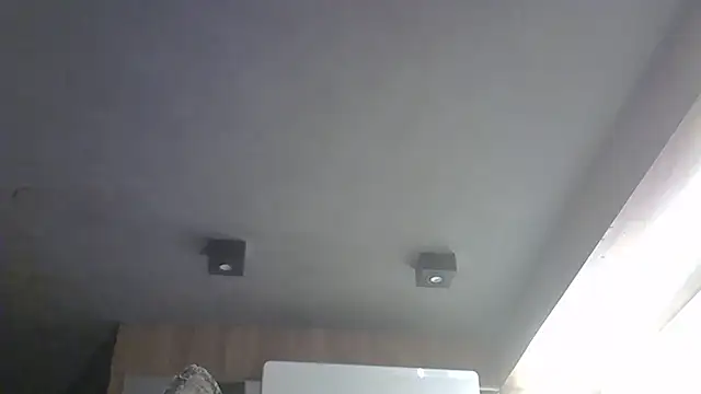 Skinny-Kitten online show from 12/15/25, 05:06