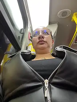 Abril Luv online show from 03/11/25, 12:44