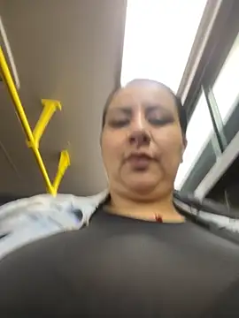 Abril Luv online show from 10/15/25, 12:55