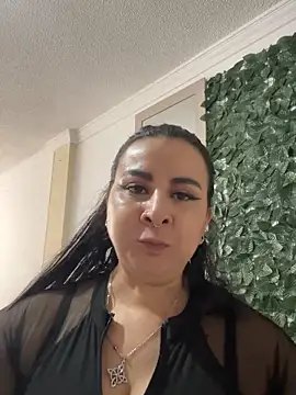 Abril Luv online show from 11/24/25, 12:38