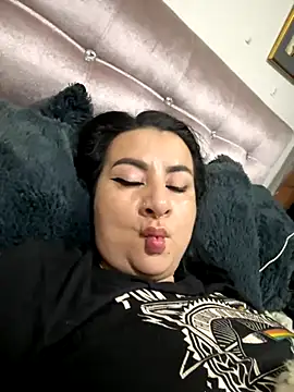 Abril Luv online show from 11/27/25, 12:02