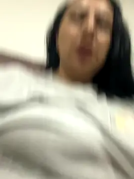 Abril Luv online show from 12/04/25, 02:43