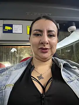 Abril Luv online show from 12/20/25, 12:40