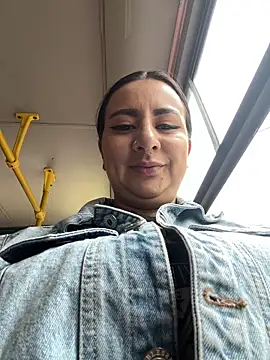 Abril Luv online show from 04/06/26, 12:17