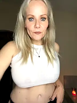 Sexual Lovable Doll online show from 11/15/25, 09:43