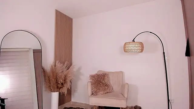 wandathompson  online show from 03/06/25, 02:18