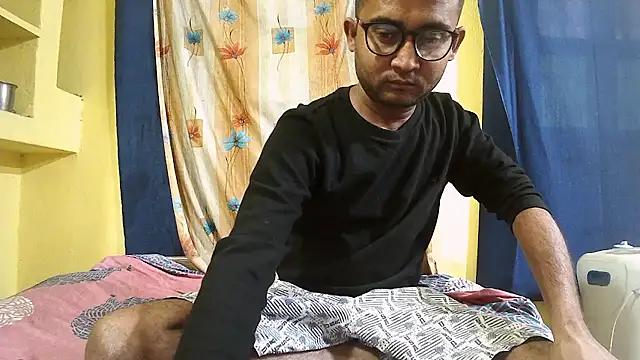 Snapshot of Cute_boy2000 chatting on 01/21/25, 11:24 Cute boy2000 online show from 01/21/25, 11:24