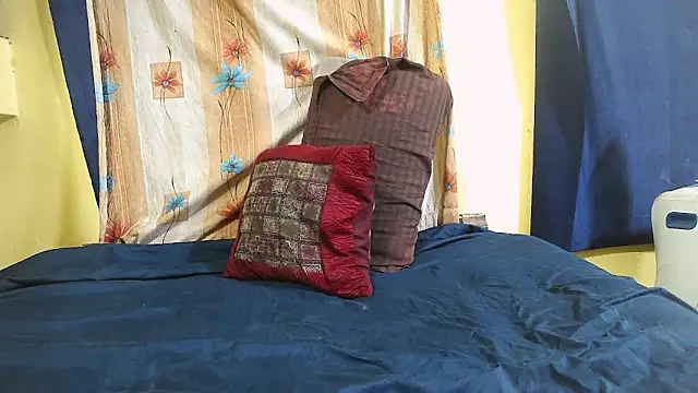 Snapshot of Cute_boy2000 chatting on 02/03/25, 12:36 Cute boy2000 online show from 02/03/25, 12:36