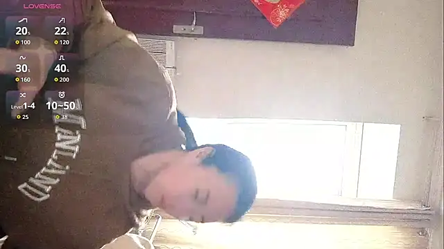 Snapshot of Vivianangn-e chatting on 04/13/26, 09:15 Vivianangn-e online show from 04/13/26, 09:15