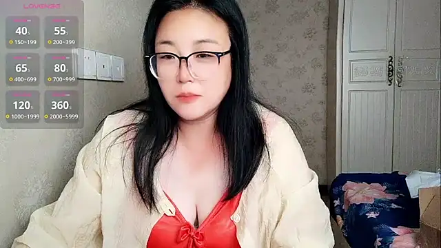 Vivianangn-e online show from 06/18/26, 06:57