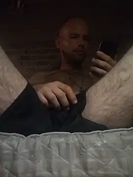 Adamvarga0318 online show from 09/08/25, 08:41