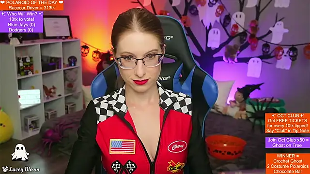 TheLaceyBloom online show from 10/30/25, 01:29