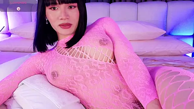 Snapshot of sweetieluna01 chatting on 11/23/25, 01:16 sweetieluna01 online show from 11/23/25, 01:16