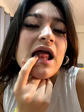 LuceroRm online show from 09/21/25, 03:52