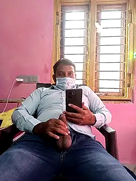 adicma123 online show from 10/31/25, 09:43