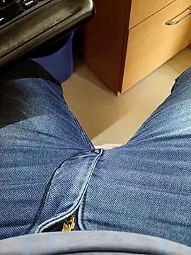 adicma123 online show from 11/21/25, 08:02