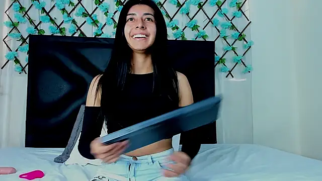 EmmaWilliamss online show from 01/19/25, 04:04