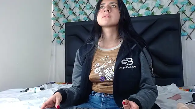 EmmaWilliamss online show from 11/27/25, 03:14