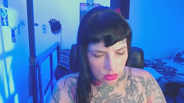 Snapshot of VampGirl1 chatting on 12/04/24, 07:23 VampGirl1 online show from 12/04/24, 07:23