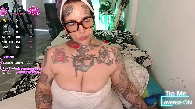 VampGirl1 online show from 04/15/26, 04:36