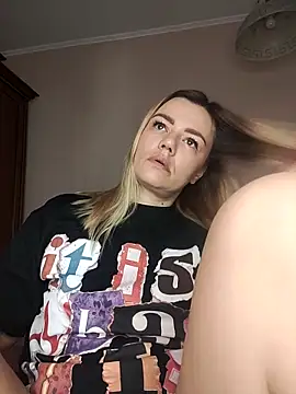 KrissSexi online show from 09/11/25, 04:45