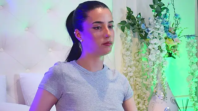 AmeliaJune online show from 04/17/26, 08:45