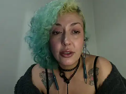 MariLouM online show from 05/17/26, 06:26