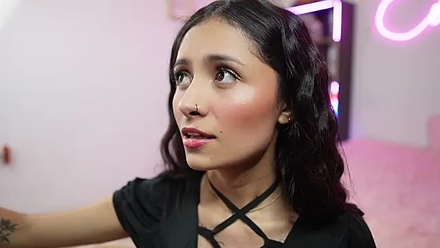 Snapshot of emily_smittt chatting on 01/15/25, 01:56 emily smittt online show from 01/15/25, 01:56