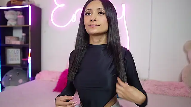 Snapshot of emily_smittt chatting on 02/05/25, 02:08 emily smittt online show from 02/05/25, 02:08