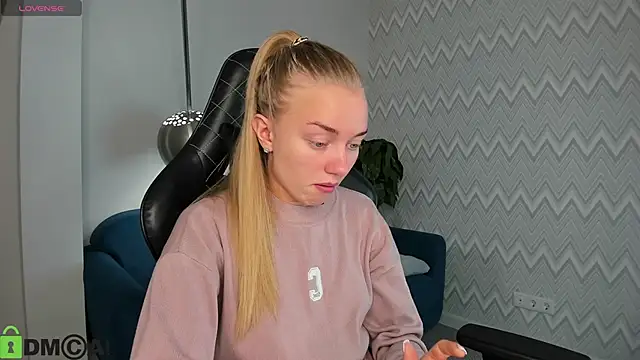 Barbie Lis online show from 09/11/25, 12:44