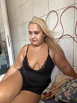 Snapshot of MinaBoss chatting on 02/27/25, 02:43 MinaBoss online show from 02/27/25, 02:43