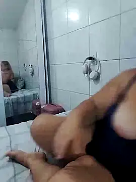 Snapshot of MinaBoss chatting on 09/10/25, 12:21 MinaBoss online show from 09/10/25, 12:21