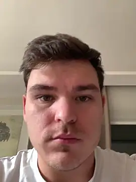 Snapshot of sergigomez chatting on 11/17/25, 12:44 sergigomez online show from 11/17/25, 12:44