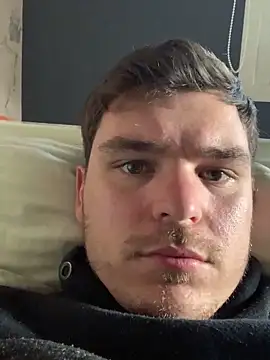 Snapshot of sergigomez chatting on 11/26/25, 04:08 sergigomez online show from 11/26/25, 04:08