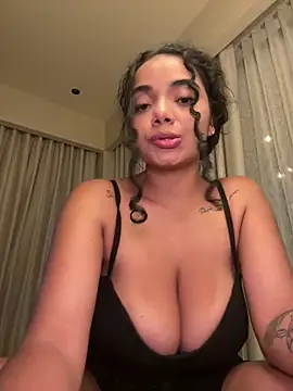 Snapshot of Mariecurl chatting on 01/10/25, 03:50 Mariecurl online show from 01/10/25, 03:50