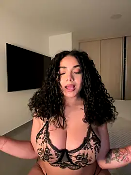 Snapshot of Mariecurl chatting on 09/12/25, 12:22 Mariecurl online show from 09/12/25, 12:22