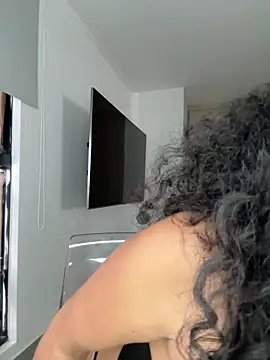 Mariecurl online show from 04/15/26, 08:42