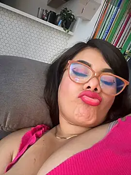 Insane Issa online show from 02/18/25, 06:37