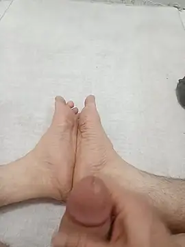 Snapshot of Hardapple01 chatting on 02/28/25, 09:15 Hardapple01 online show from 02/28/25, 09:15