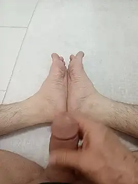 Snapshot of Hardapple01 chatting on 03/17/25, 09:13 Hardapple01 online show from 03/17/25, 09:13